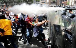 El informe denuncia represalias  a la disidencia, un uso excesivo de armas de fuego contra manifestantes y severas restricciones al derecho a la libertad de expresión.