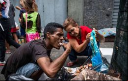 Tras cuatro años ininterrumpidos de crisis, el deterioro ha sido monumental, indicando que entre 2014/17 la pobreza en los ingresos escaló desde 48,4% a 87%. 