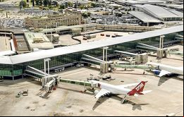 El aeropuerto de Santiago competirá con los de Dallas/Forth Worth International (EE.UU.), El Dorado (Colombia), Barcelona-El Prat (España), entre otros. 