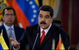 ”Bueno, lamentablemente a Chile no voy a poder ir (...) tengo una gira por Asia y voy a cumplir mi agenda con elementos muy importantes como el Petro”