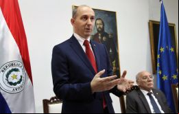 “Ambas partes nos hemos jurado una especie de fidelidad y no pensamos hacer declaraciones hasta el fin del proceso de negociaciones”