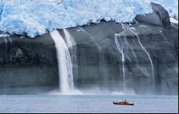 El hielo marino antártico juega un papel crucial en el sistema climático global y es un hábitat importante para los microorganismos y una gran gama de fauna
