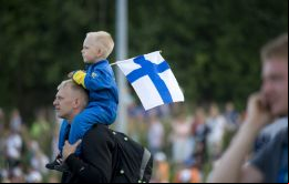 Según el Indice, los diez países que siguen a Finlandia son: Noruega; Dinamarca; Islandia; Suiza; Países Bajos; Canadá; Nueva Zelanda; Suecia; Australia; 