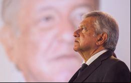 Según el sondeo, 42% de los consultados dijo que votará por López Obrador, un ex alcalde de Ciudad de México que perdió las últimas dos elecciones presidenciales