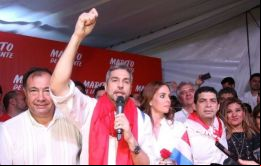 Abdo, ex senador de 46 años, se comprometió a mantener los impuestos bajos y exenciones para estimular la inversión extranjera y la producción agropecuaria