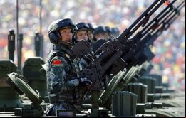El gasto militar global aumentó hasta los 1,73 billones de dólares el año pasado, un 1,1% más que en 2016, lo que equivale a 230 dólares por habitante. 