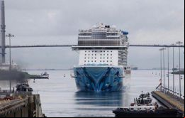 Norwegian Bliss es el tercer buque de la clase Breakaway Plus del Norwegian Cruise Line. Los dos primeros son el Norwegian Escape y el Norwegian Joy. 