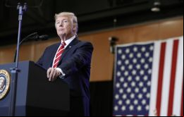 El presidente Donald Trump está comprometido con conseguir el mejor pacto con ambos países, dijo la secretaria de prensa Sarah Sanders a Fox News. 