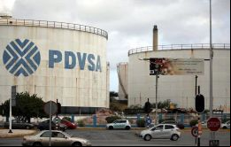 Las compras de petróleo en el mercado abierto para subsidiar a Cuba, revelan el profundo deterioro de Venezuela bajo el gobierno del presidente Nicolás Maduro. 