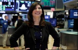 Stacey Cunningham, que entró en la NYSE en 1994 como agente de bolsa, ya era responsable del negocio operativo y sucede en el puesto a Tom Farley