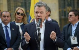 El sábado, en una alocución televisada, el mandatario Juan Manuel Santos destacó el carácter pacífico de estas elecciones.