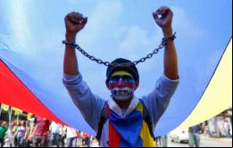  “Hay una nueva categoría: presos políticos del hambre (...), privados de libertad o sometidos a regímenes de presentación por protestar”, dijo Inti Rodríguez