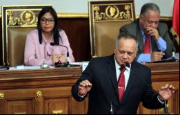  “Juro que haré lo que tenga que hacer para defender la Constitución (...), juro que acompañaré a Nicolás Maduro...” expresó Cabello