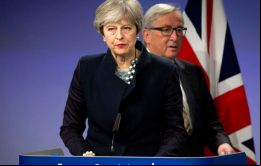 La carta firmada por sesenta ex  del gobierno, le solicita a May que ordene los preparativos por si Londres tiene que regirse por las reglas de OMC