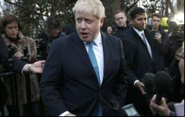 En un artículo en The Sun, Johnson aseguró que la población no toleraría una retirada suave del bloque europeo o que pareciera indefinida