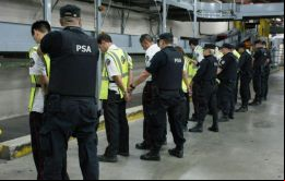 Los integrantes del grupo organizado trabajaban para distintas firmas que operan en el aeropuerto, como Aerolíneas Argentinas y la empresa de equipaje Intercargo