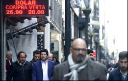 Una corrida en el peso a principios de este año y las preocupaciones sobre la capacidad del gobierno para combatir la inflación llevaron a Argentina a solicitar un acuerdo de derecho de giro del FMI