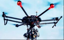  Siempre de acuerdo al reporte oficial, los atacantes utilizaron dos costosos drones DJI M600 equipados cada uno con un kilo de un explosivo conocido como C-4 