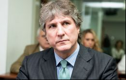 Un Tribunal Oral en lo Criminal Federal ordenó la detención inmediata de Boudou y estableció una multa ARG$ 90.000 y la inhabilitación especial perpetua
