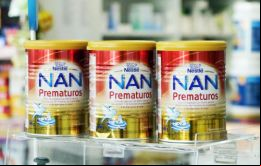 El miércoles 7 de agosto, se encontró en uno de los lotes la presencia de moho, determinándose el bloqueo de toda distribución en Chile de PreNan de Nestlé
