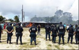 Vecinos de Pacaraima, 12.000 habitantes, expulsaron a venezolanos de las tiendas de campaña donde sobreviven y les prendieron fuego a las viviendas temporales