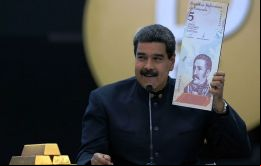 La puesta en marcha del llamado 'Bolívar soberano' está al 100%, celebró Maduro en Facebook Live. ¡El sistema bancario se comportó como un campeón! 