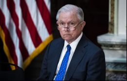 El Fiscal General de EE.UU., Jeff Sessions convocó la reunión de fiscales para discutir la creciente preocupación sobre el proceder de estas empresas
