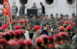 Donald Trump sostuvo reuniones con un militar de alto rango venezolano y oficiales estadounidenses con el fin de trazar un plan para realizar un golpe de Estado contra Maduro