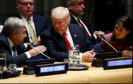 Trump llega enfrascado en una batalla comercial con China y en medio de tensas relaciones con socios tradicionales como la Unión Europea (UE) y Canadá. 
