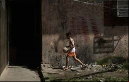 La pobreza extrema, definida como las personas que viven con menos de US$ 1,9 por día, se redujo a 10% en 2015 frente a cerca de 30% en 1990