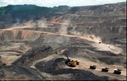 “Nuestros Estados están favoreciendo a las empresas chinas, a las que se está entregando la soberanía de nuestro patrimonio natura”, afirma Chocaiza.