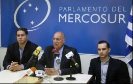 Dávila respondió a estas acusaciones alertando a la comunidad nacional e internacional sobre la situación, negando cualquier vinculación con los hechos.