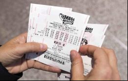 El premio del viernes, que repartía 1.000 millones de dólares, provocó largas colas en las estaciones de servicio y tiendas en todo el país