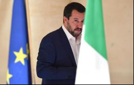 Desde Bruselas pueden mandar doce cartas, los presupuestos no cambian, dijo Salvini en declaraciones a la emisora de radio Rtl. 