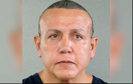 César Sayoc fue arrestado frente en una casa de repuestos de autos en Plantation, Florida, dijeron las autoridades federales