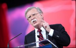 No es tiempo de retroceder, sino de incrementar la presión, señaló en Miami el asesor presidencial estadounidense John Bolton