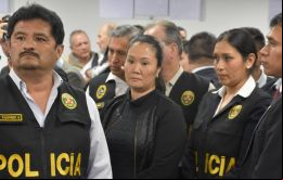Recibió la visita de su hermano Kenji, de su esposo, Mark Vito Villanella, y de su hija Kaori. Keiko está alojada en el Penal Femenino de Chorrillos