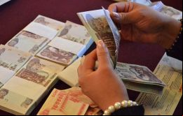 No se consiguen dólares en el mercado cambiario legar de Bolivia.