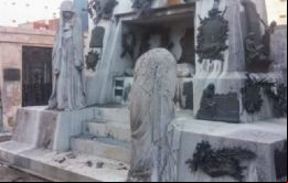 La paciente herida en el cementerio de la Recoleta “está con riesgo de vida pues se encuentra con asistencia respiratoria mecánica”