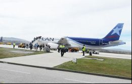 Este vuelo regular es parte de un proceso gradual de construcción de confianza, dirigido a fortalecer los vínculos entre la Argentina continental y las islas