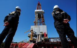 El bloque bajará su producción a partir de enero en 800.000 bpd frente a los niveles de octubre, y los aliados externos un recorte adicional de 400.000 bpd