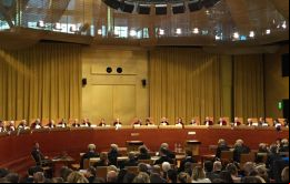 El Tribunal de Justicia de la UE dijo en un dictamen de emergencia que Londres puede revocar su aviso formal en virtud del Artículo 50 sin ninguna penalización. 