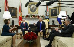 Schumer y Pelosi acudieron a la reunión con Trump con una oferta de aprobar US$ 1.300 millones para seguridad fronteriza, pero rechazaron el muro 