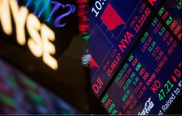Aumento de tasas en EE.UU., dólar más fuerte, la guerra comercial entre Beijing y Washington, los menores precios del petróleo, podrían influir en los mercados