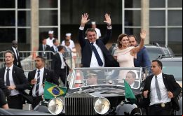 Aunque Bolsonaro subrayó que gobernará “sin ideologías”, su fuerte devoción religiosa y anticomunista marcaron sus discursos en el Congreso y el Planalto