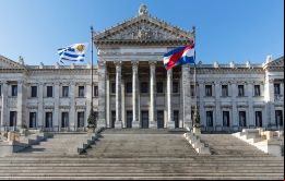 Uruguay obtiene 8.38 puntos sobre 10, un decimoquinto puesto, como el estado de América Latina y el Caribe con la democracia plena más avanzada 