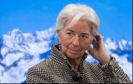 Lagarde instó a los responsables de la formulación de políticas a abordar las vulnerabilidades económicas, especialmente reduciendo la alta deuda del gobierno.