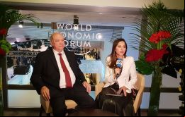 Nosotros nos sentimos normal, dijo Rodrigo Malmierca, ministro de Comercio Exterior cubano, a preguntas sobre su presencia en el foro.