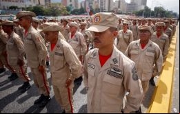 El oficialismo llamó este lunes a sus simpatizantes a resistir ante la intervención militar
