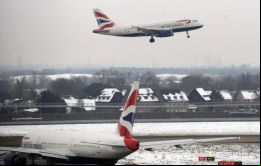 British Airways indicó que algunos de sus vuelos de larga distancia desde y con destino al aeropuerto londinense de Heathrow han sido cancelados por el temporal 